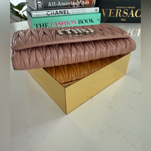 MIU MIU Mattalasse quilted leather rhinestone wallet - Picture 5 of 15